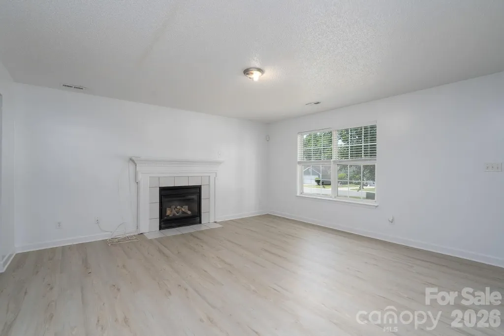 511 Lightspun Lane Charlotte NC 28216