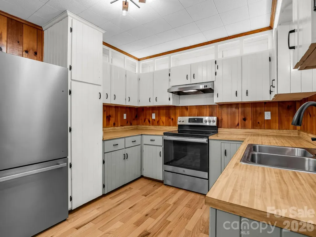 670 Cedar Creek Road Lake Lure NC 28746