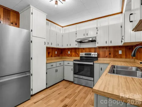 670 Cedar Creek Road Lake Lure NC 28746