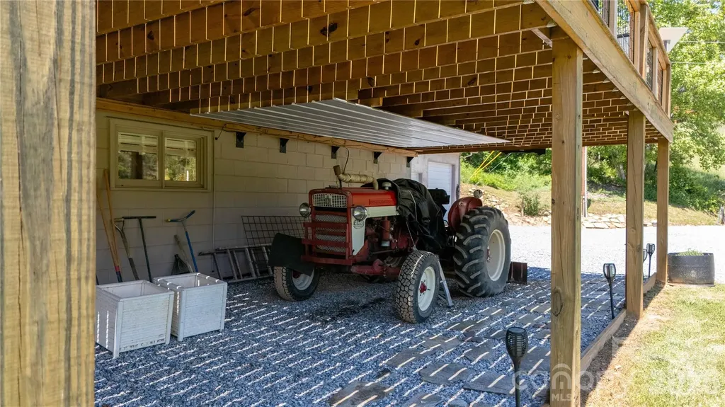 93 Franklin Crest Road Spruce Pine NC 28777