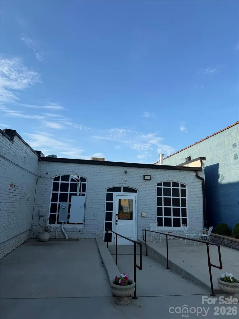 28 E Main Street Maiden NC 28650
