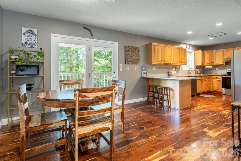8 Coffey Place Asheville NC 28806