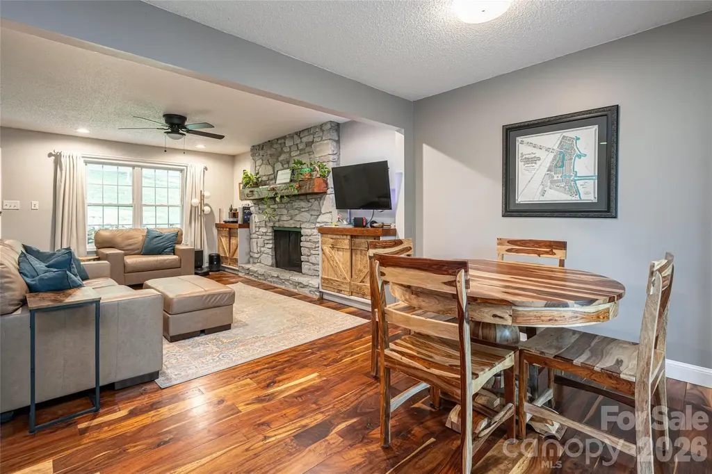 8 Coffey Place Asheville NC 28806