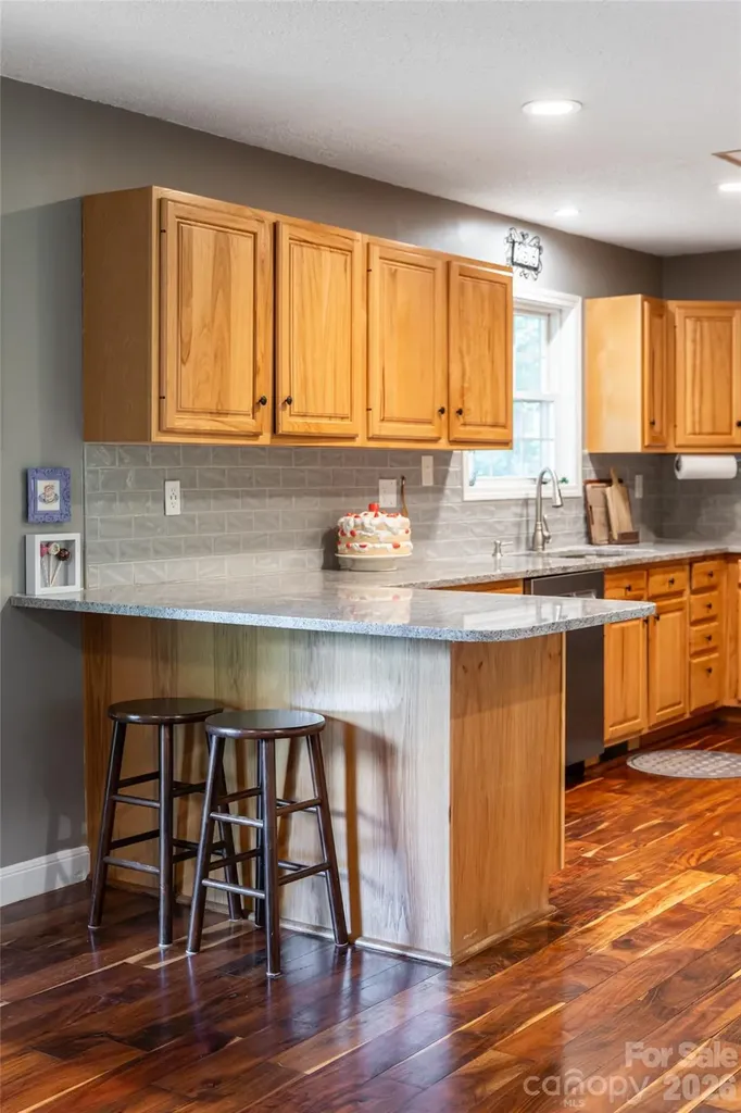 8 Coffey Place Asheville NC 28806