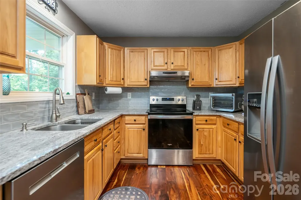 8 Coffey Place Asheville NC 28806