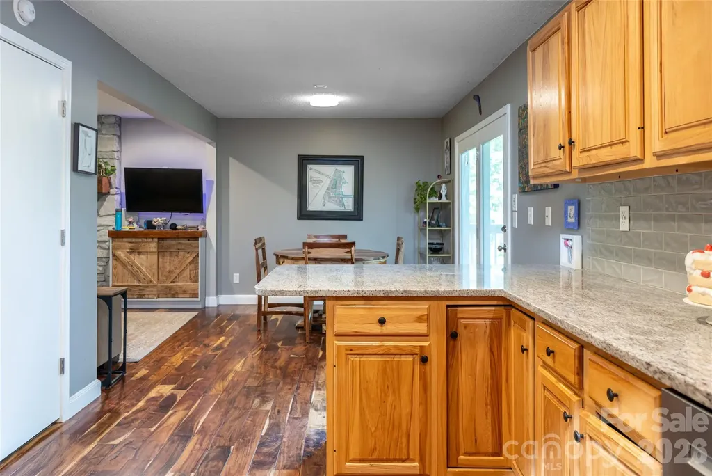8 Coffey Place Asheville NC 28806