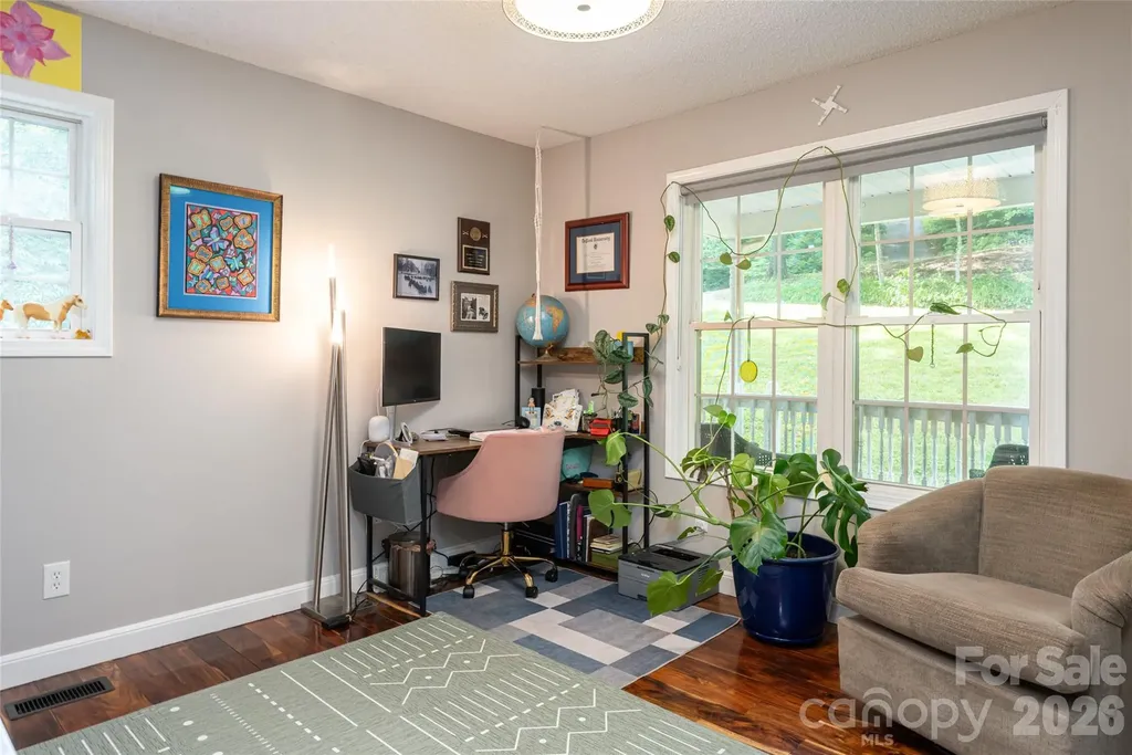 8 Coffey Place Asheville NC 28806