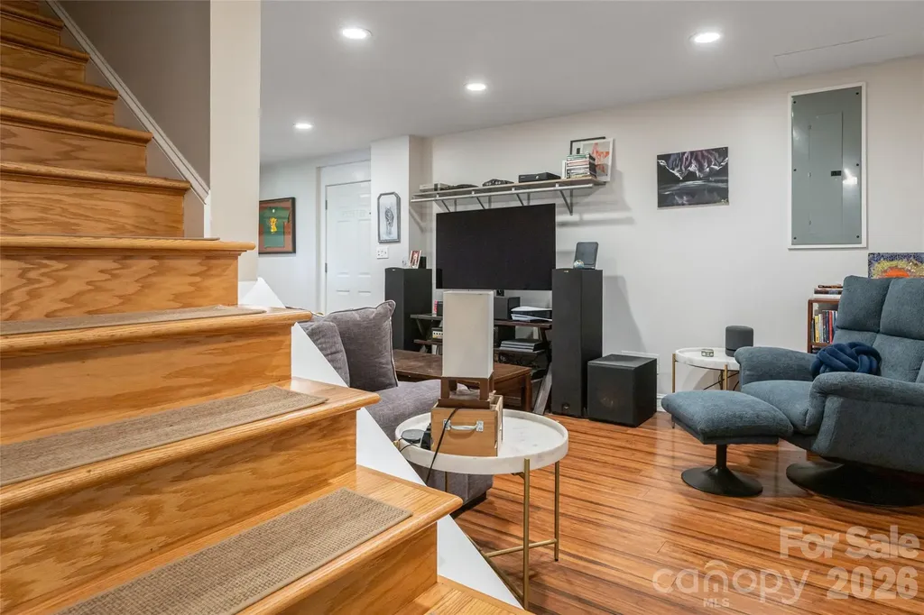8 Coffey Place Asheville NC 28806