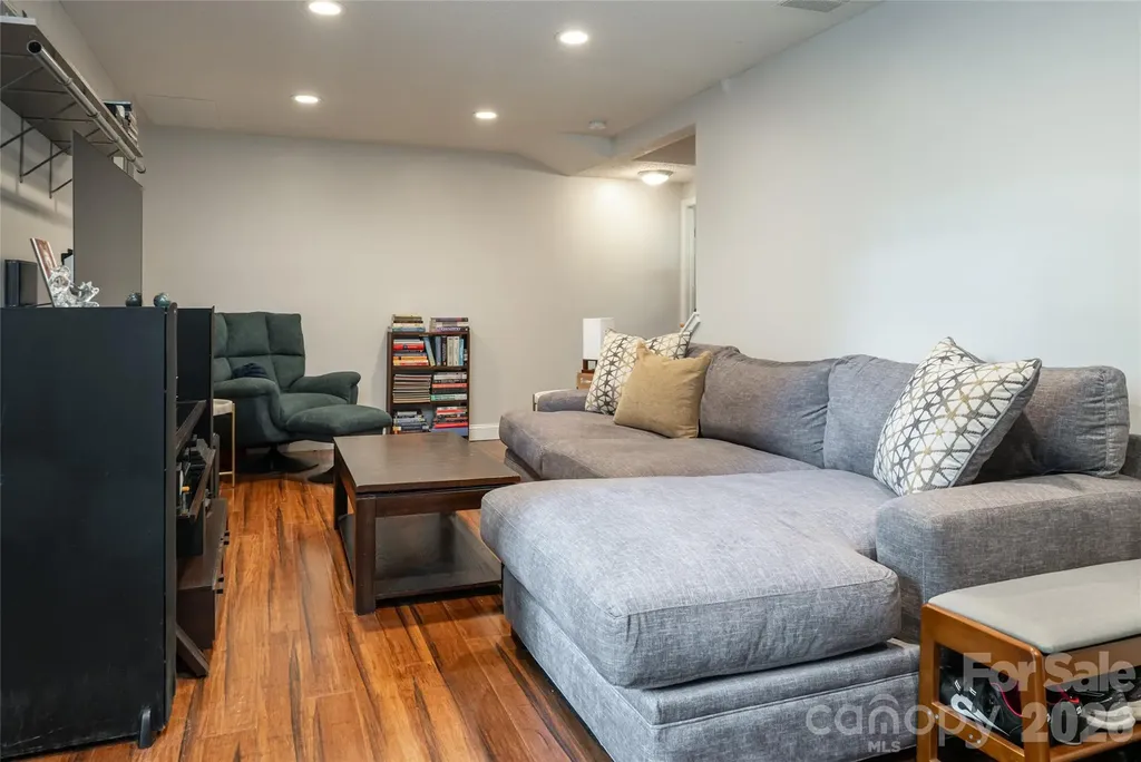 8 Coffey Place Asheville NC 28806