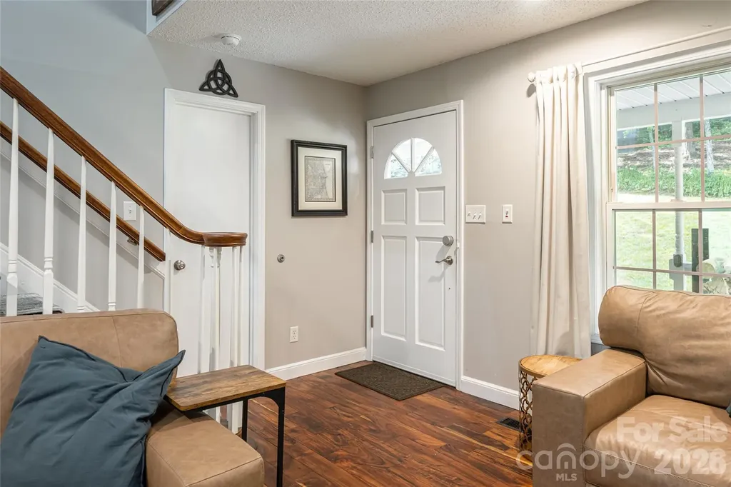 8 Coffey Place Asheville NC 28806