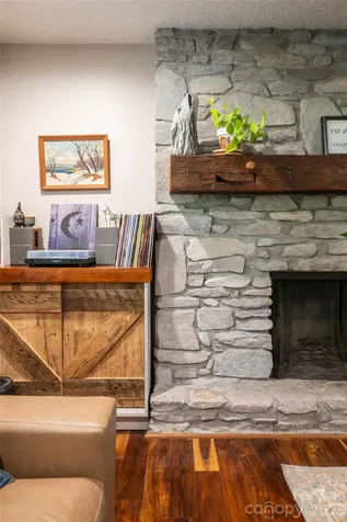 8 Coffey Place Asheville NC 28806