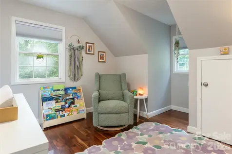 8 Coffey Place Asheville NC 28806