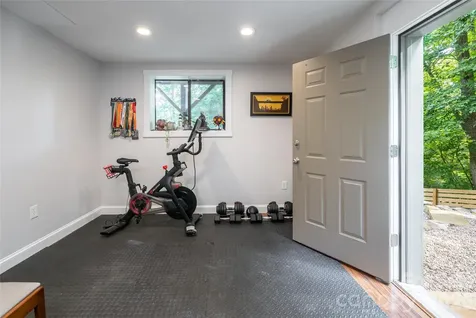 8 Coffey Place Asheville NC 28806