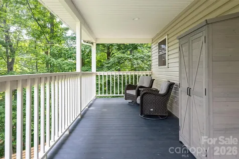 8 Coffey Place Asheville NC 28806