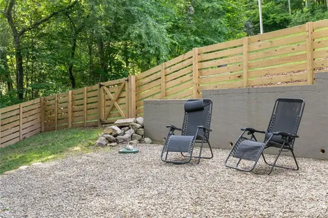 8 Coffey Place Asheville NC 28806