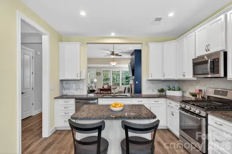 5539 Cheerful Lane Charlotte NC 28215