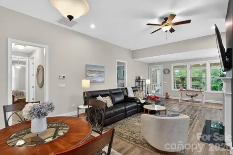 5539 Cheerful Lane Charlotte NC 28215