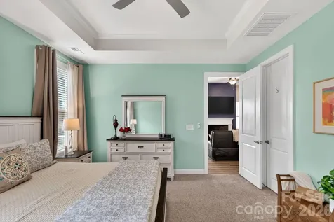 5539 Cheerful Lane Charlotte NC 28215