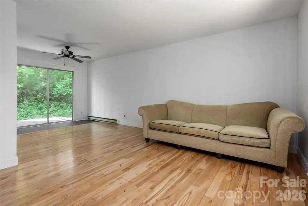 1 Beaverdam Knoll Road Asheville NC 28804