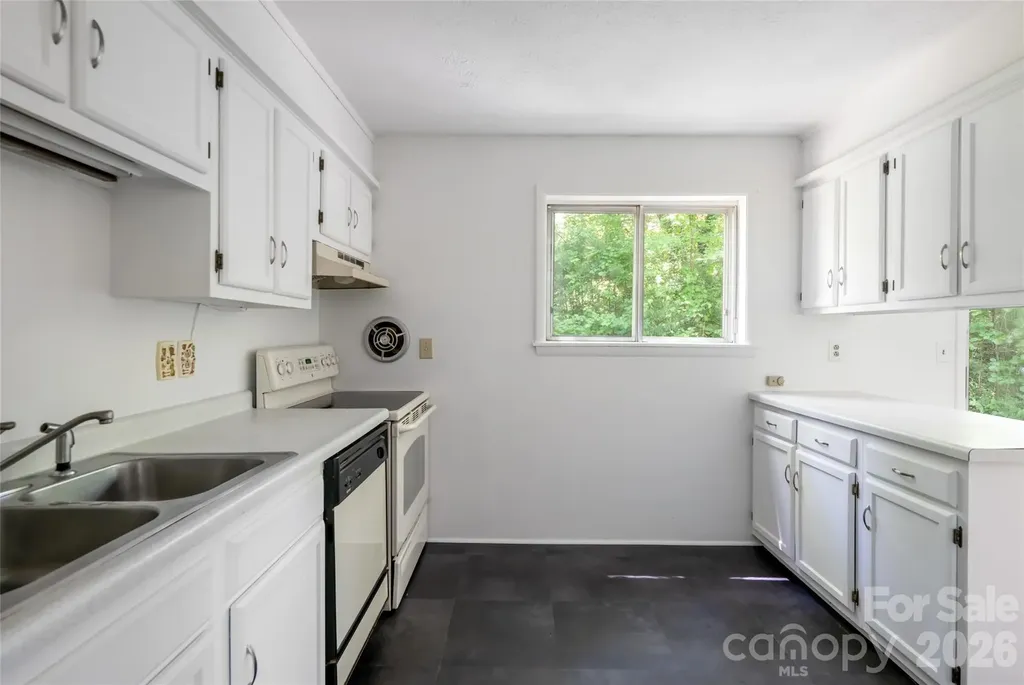 1 Beaverdam Knoll Road Asheville NC 28804