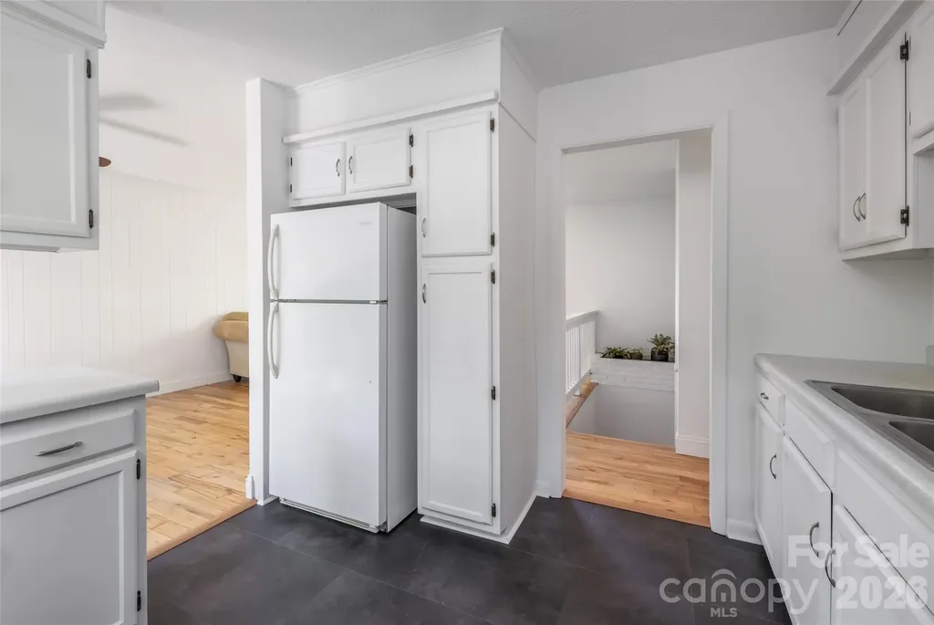 1 Beaverdam Knoll Road Asheville NC 28804