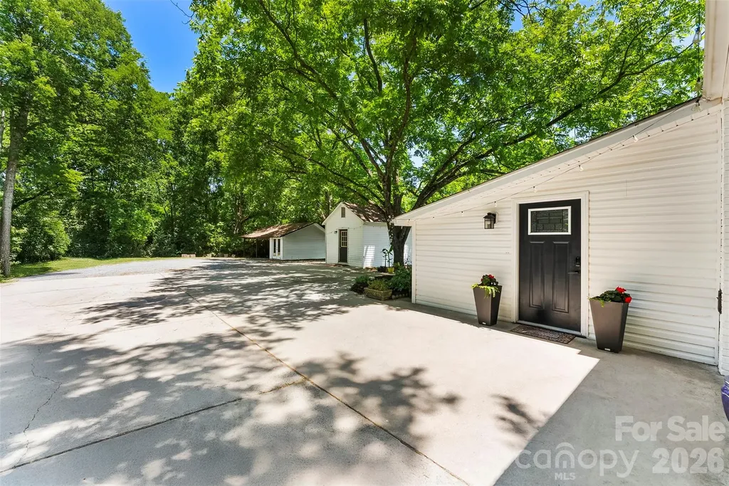 8519 E Franklin Street Mount Pleasant NC 28124