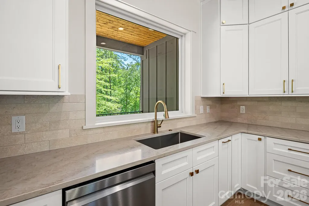 164 Reserve Way Hendersonville NC 28792