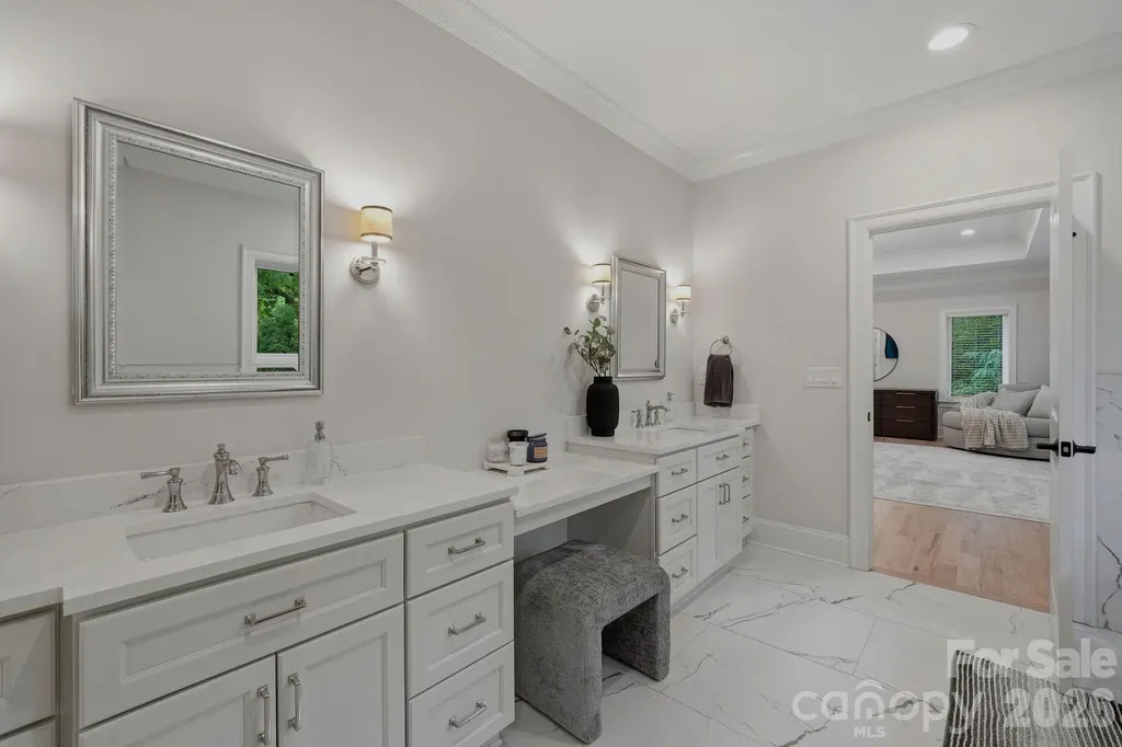 4547 Emory Lane Charlotte NC 28211