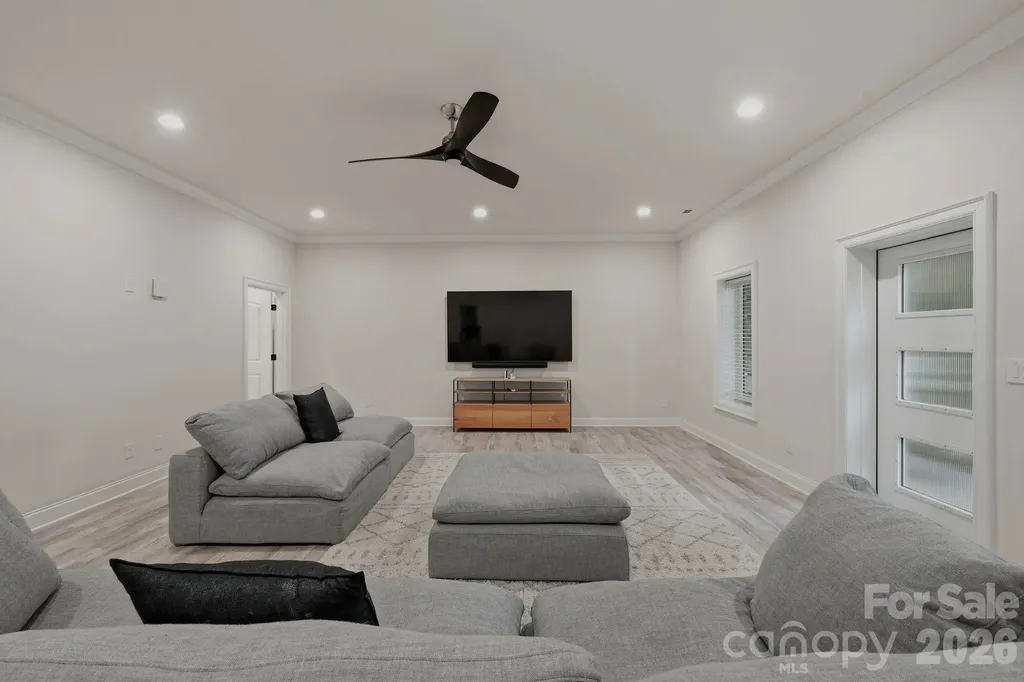 4547 Emory Lane Charlotte NC 28211