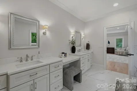 4547 Emory Lane Charlotte NC 28211