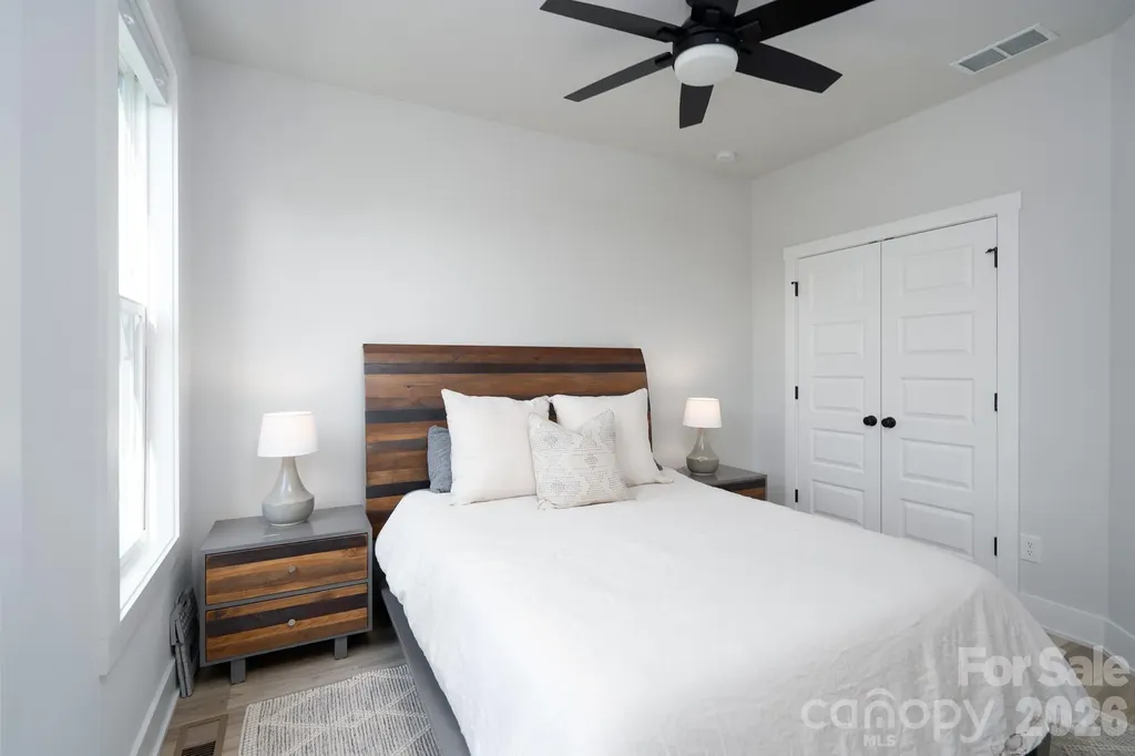 5018 Tiny Lane Charlotte NC 28203