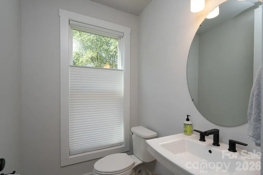 5018 Tiny Lane Charlotte NC 28203