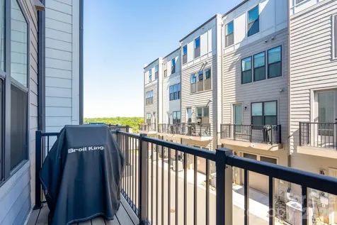 5018 Tiny Lane Charlotte NC 28203