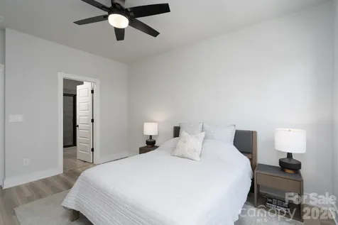 5018 Tiny Lane Charlotte NC 28203