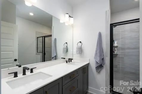 5018 Tiny Lane Charlotte NC 28203