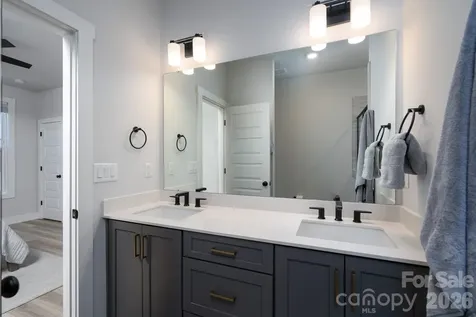 5018 Tiny Lane Charlotte NC 28203
