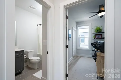 5018 Tiny Lane Charlotte NC 28203