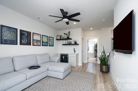 5018 Tiny Lane Charlotte NC 28203