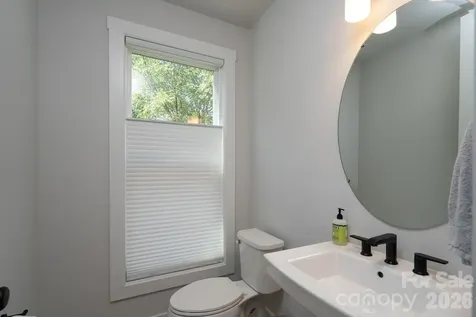 5018 Tiny Lane Charlotte NC 28203