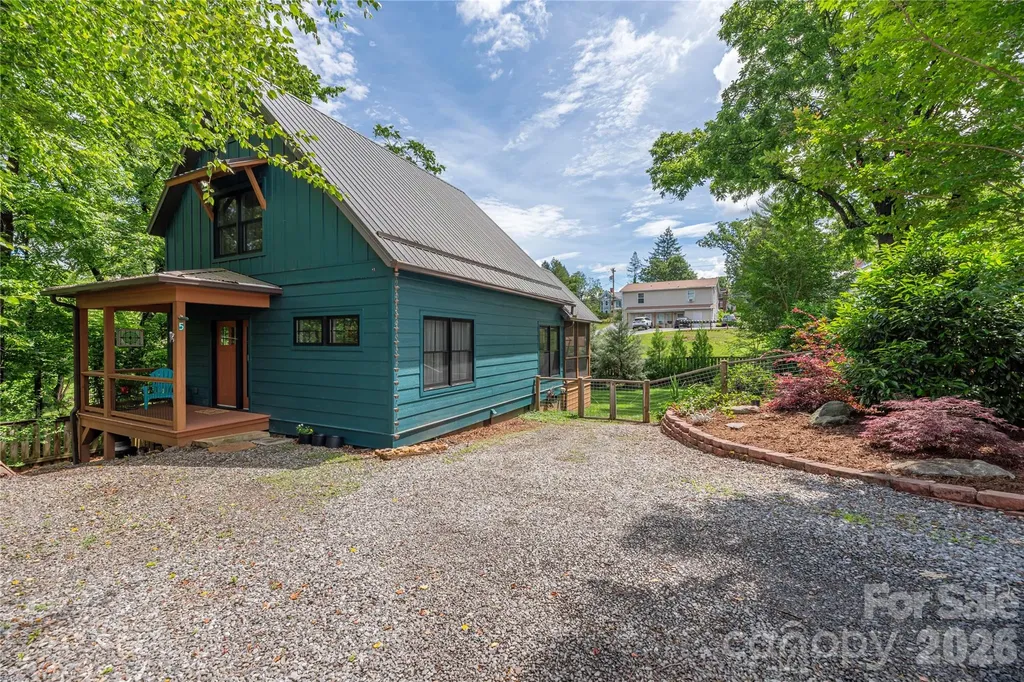 5 Grove Street Weaverville NC 28787