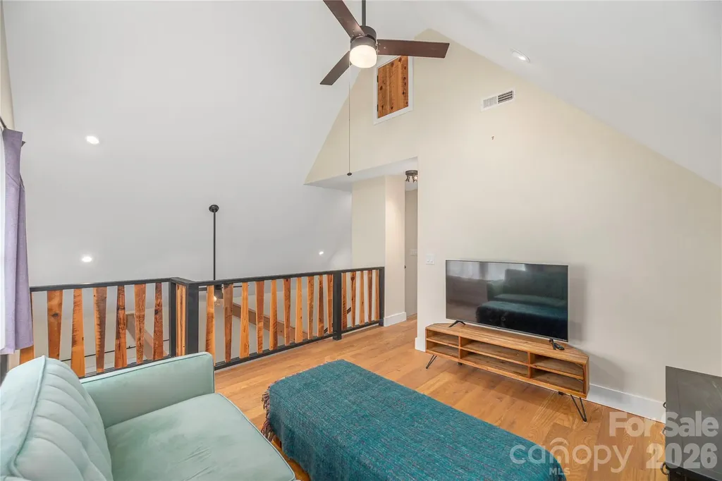5 Grove Street Weaverville NC 28787
