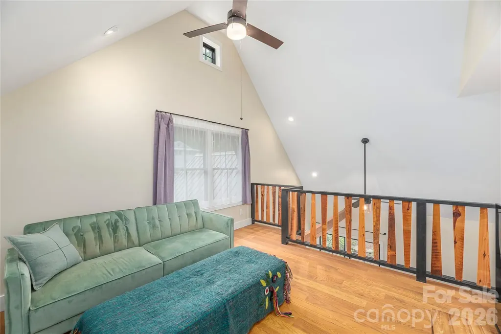 5 Grove Street Weaverville NC 28787