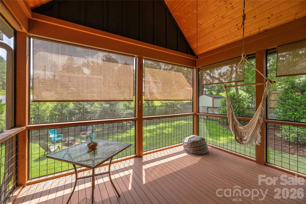 5 Grove Street Weaverville NC 28787