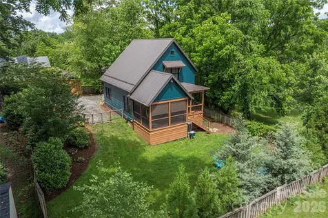 5 Grove Street Weaverville NC 28787