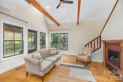 5 Grove Street Weaverville NC 28787