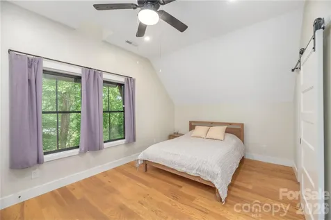 5 Grove Street Weaverville NC 28787