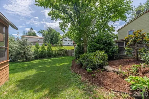 5 Grove Street Weaverville NC 28787