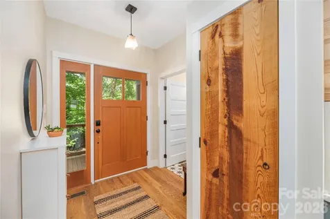 5 Grove Street Weaverville NC 28787
