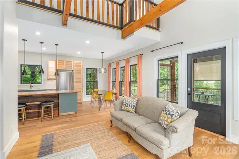 5 Grove Street Weaverville NC 28787