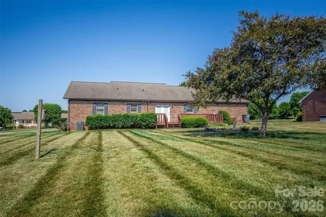 151 Meadow Oaks Drive Statesville NC 28625